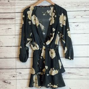 Zara floral print peasant ruffle V neckline dress